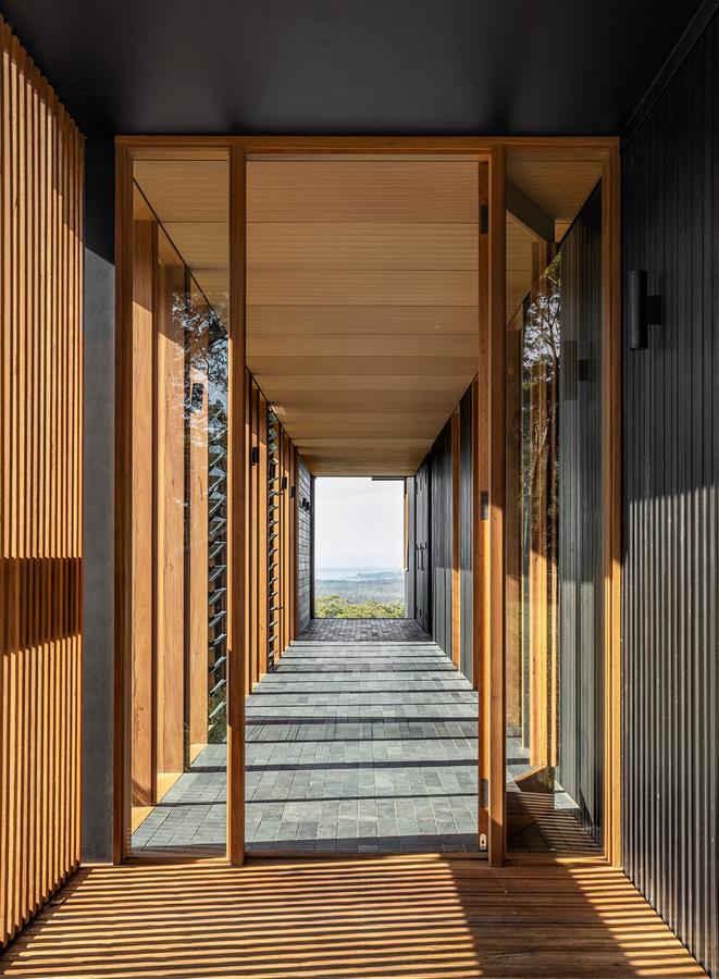 Breezeway in timber and glass
