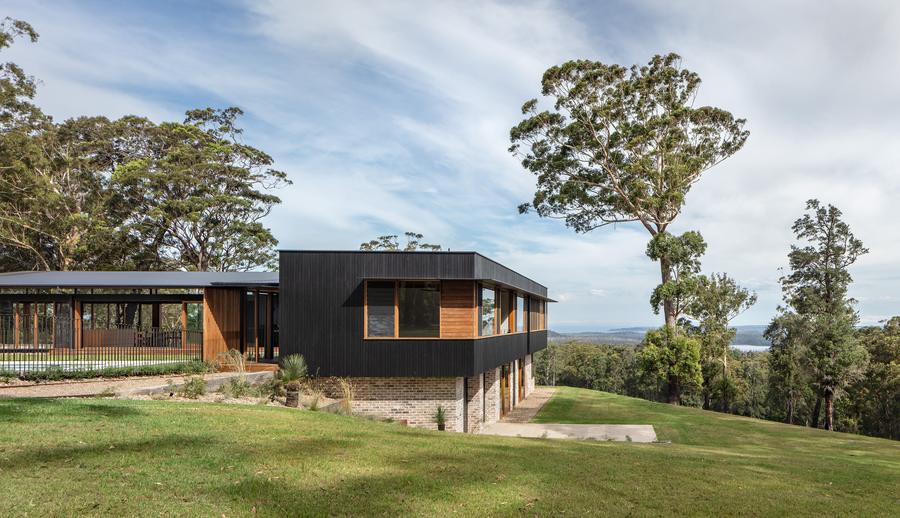 The house among spotted gums